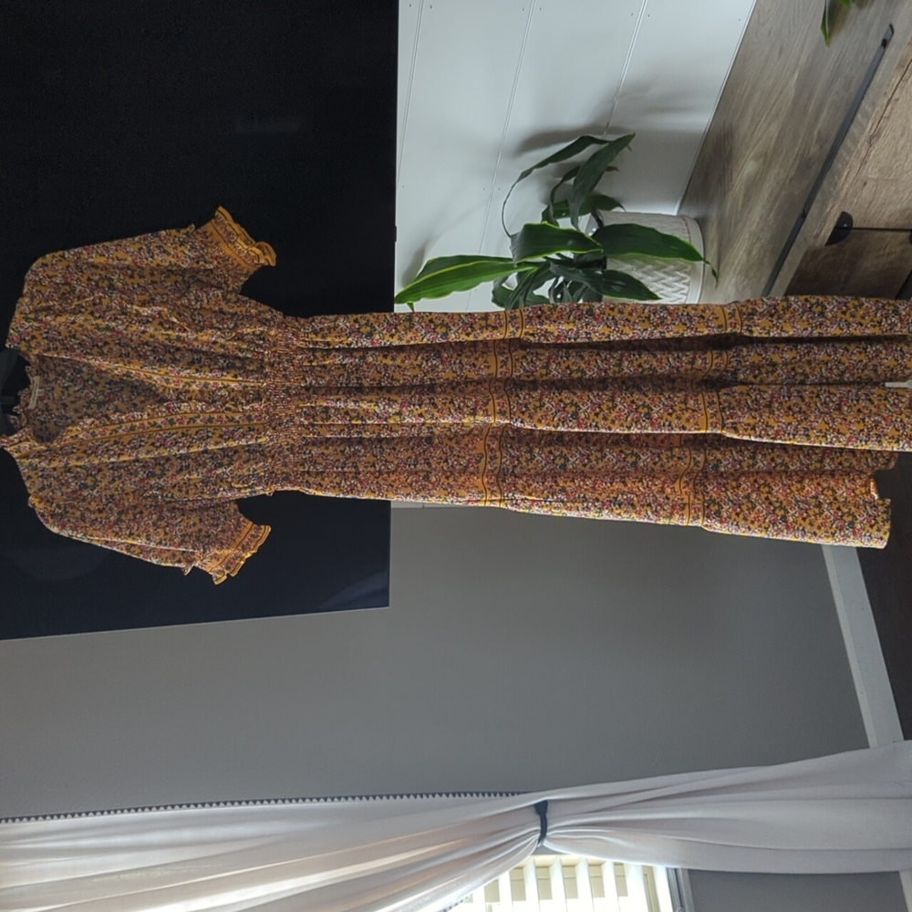 V neck maxi dress mustard color with floral print